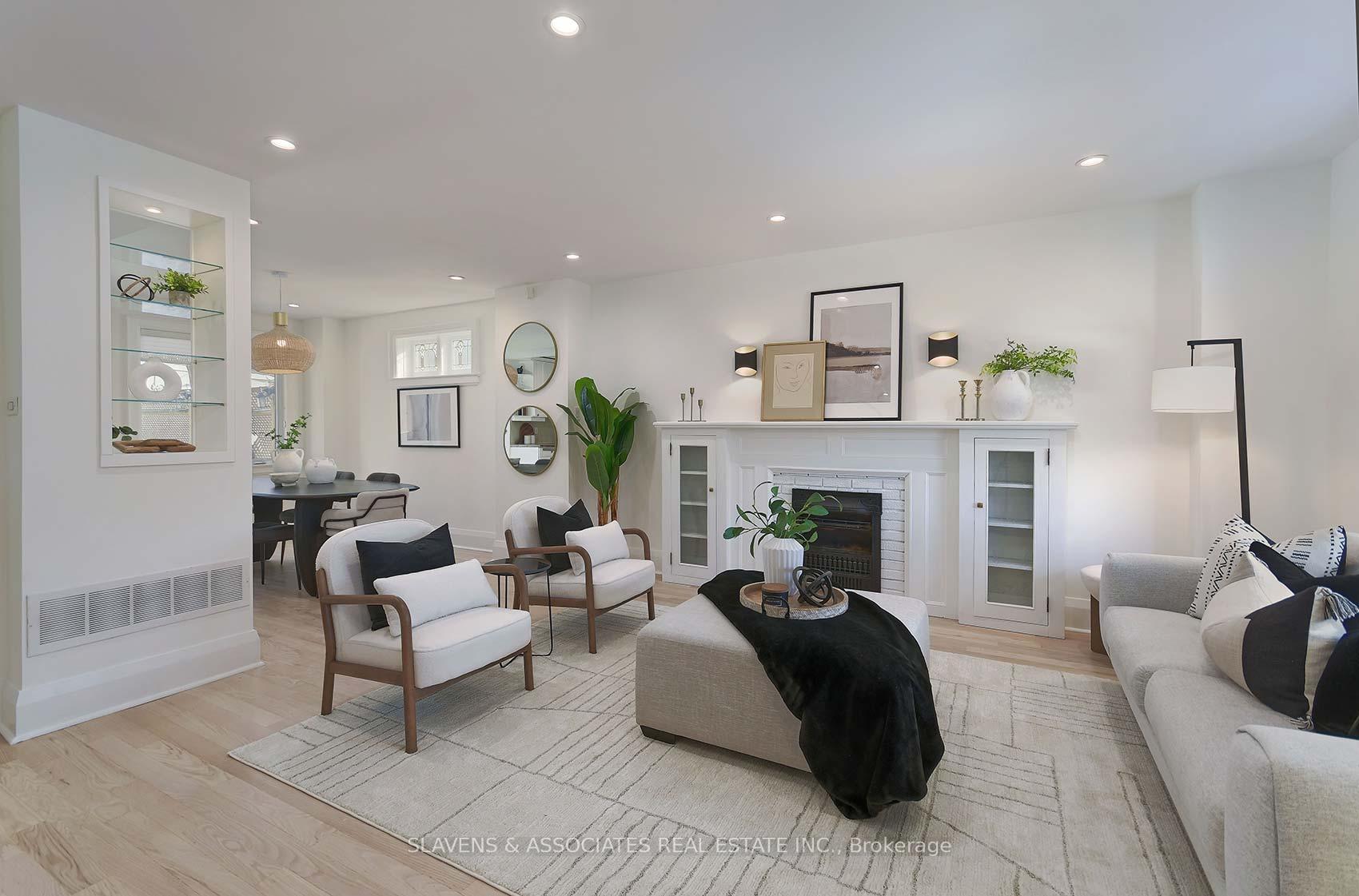 Photo 4 of 25 Dundurn Crescent, Toronto, Oakwood Village — HOMEH