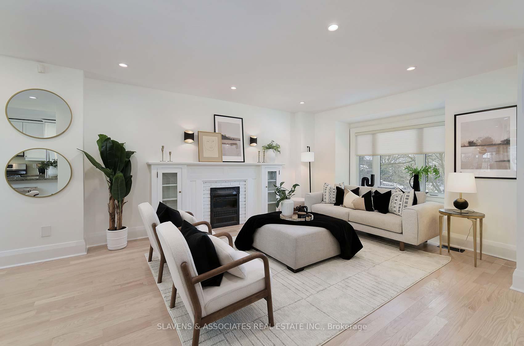 Photo 3 of 25 Dundurn Crescent, Toronto, Oakwood Village — HOMEH