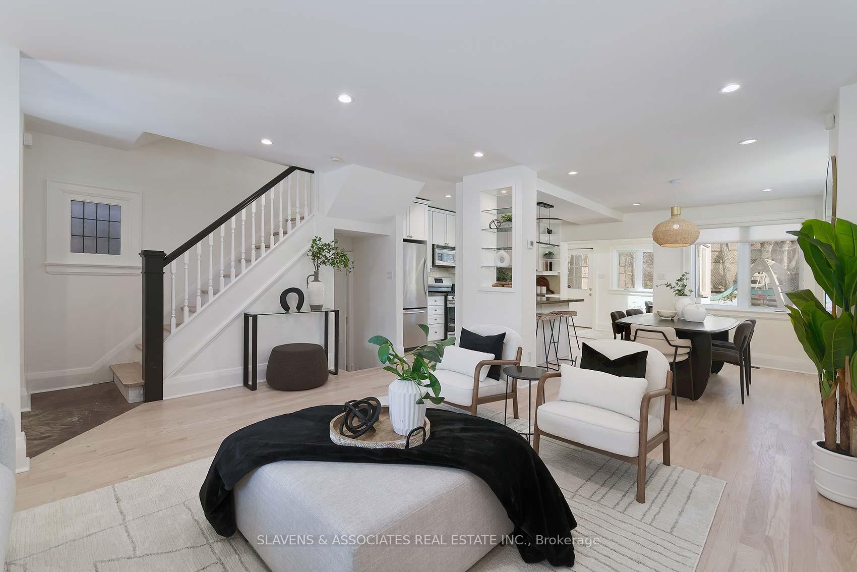 Photo 6 of 25 Dundurn Crescent, Toronto, Oakwood Village — HOMEH