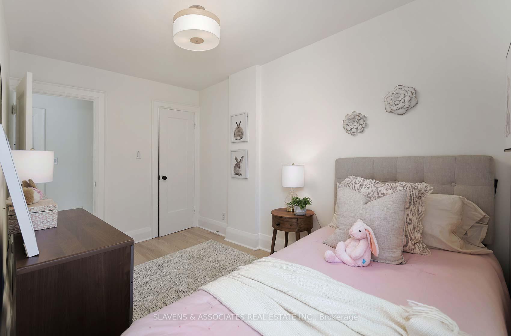 Photo 18 of 25 Dundurn Crescent, Toronto, Oakwood Village — HOMEH