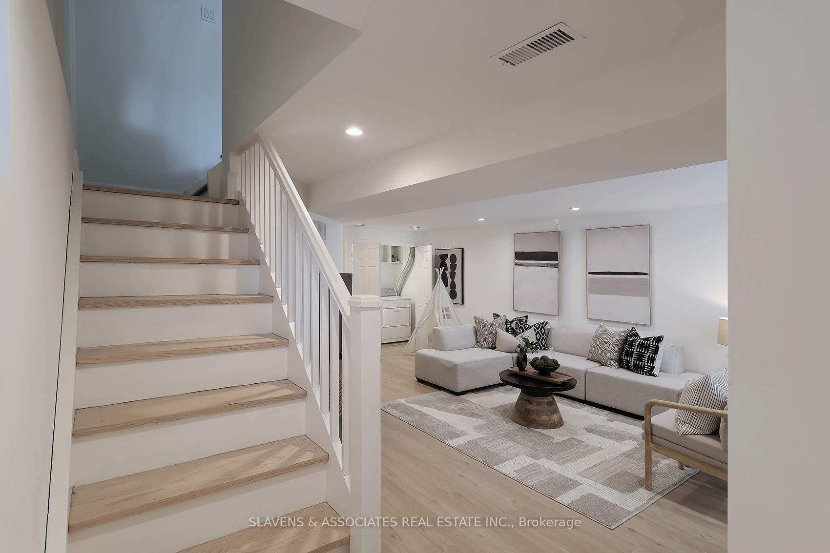 Photo 25 of 25 Dundurn Crescent, Toronto, Oakwood Village — HOMEH