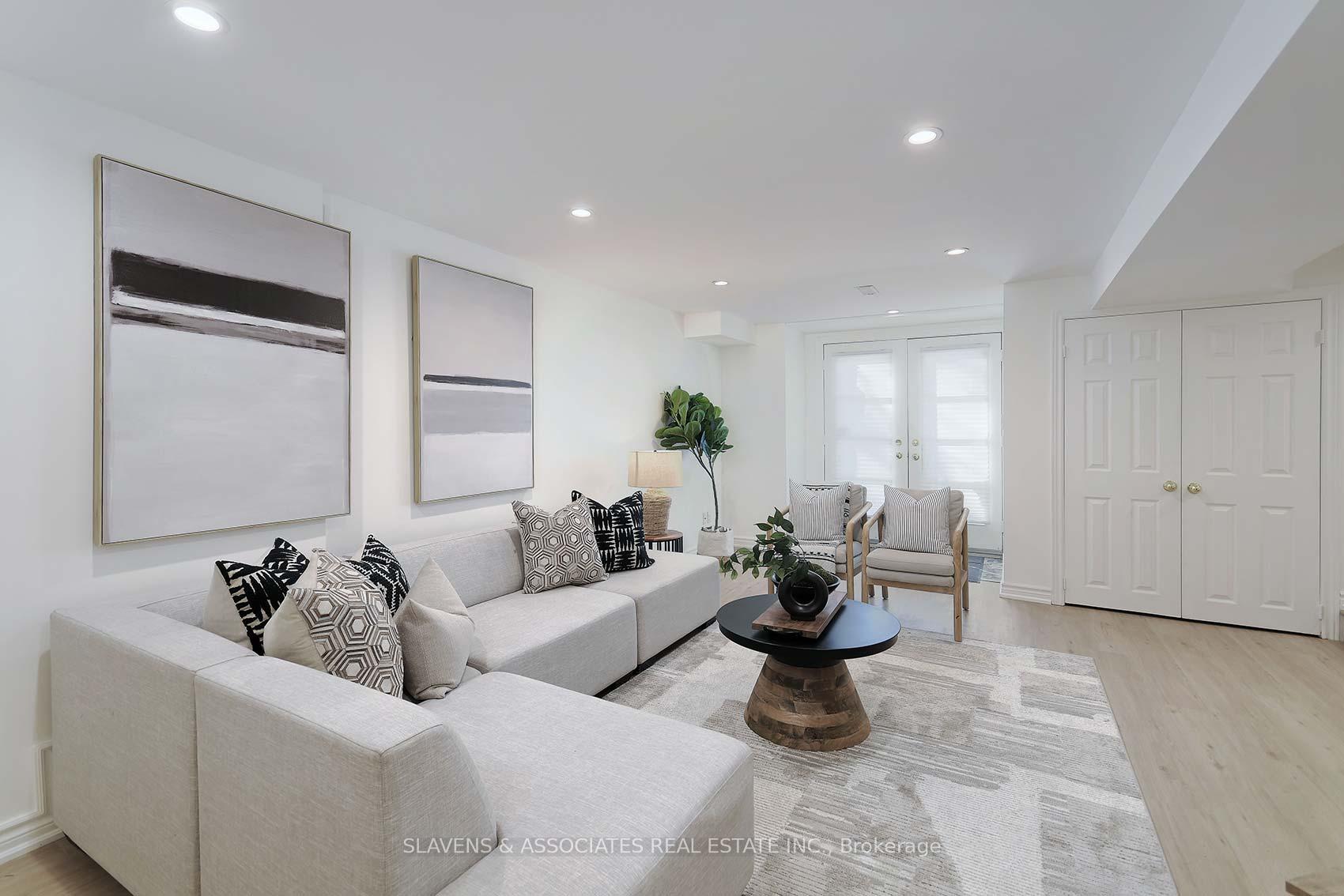Photo 26 of 25 Dundurn Crescent, Toronto, Oakwood Village — HOMEH