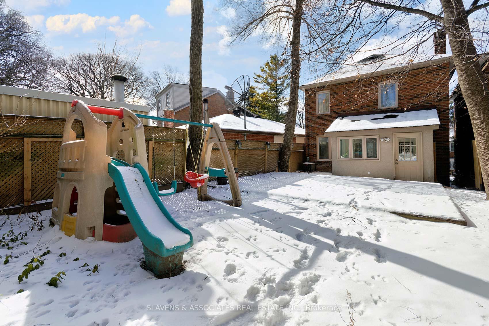 Photo 31 of 25 Dundurn Crescent, Toronto, Oakwood Village — HOMEH