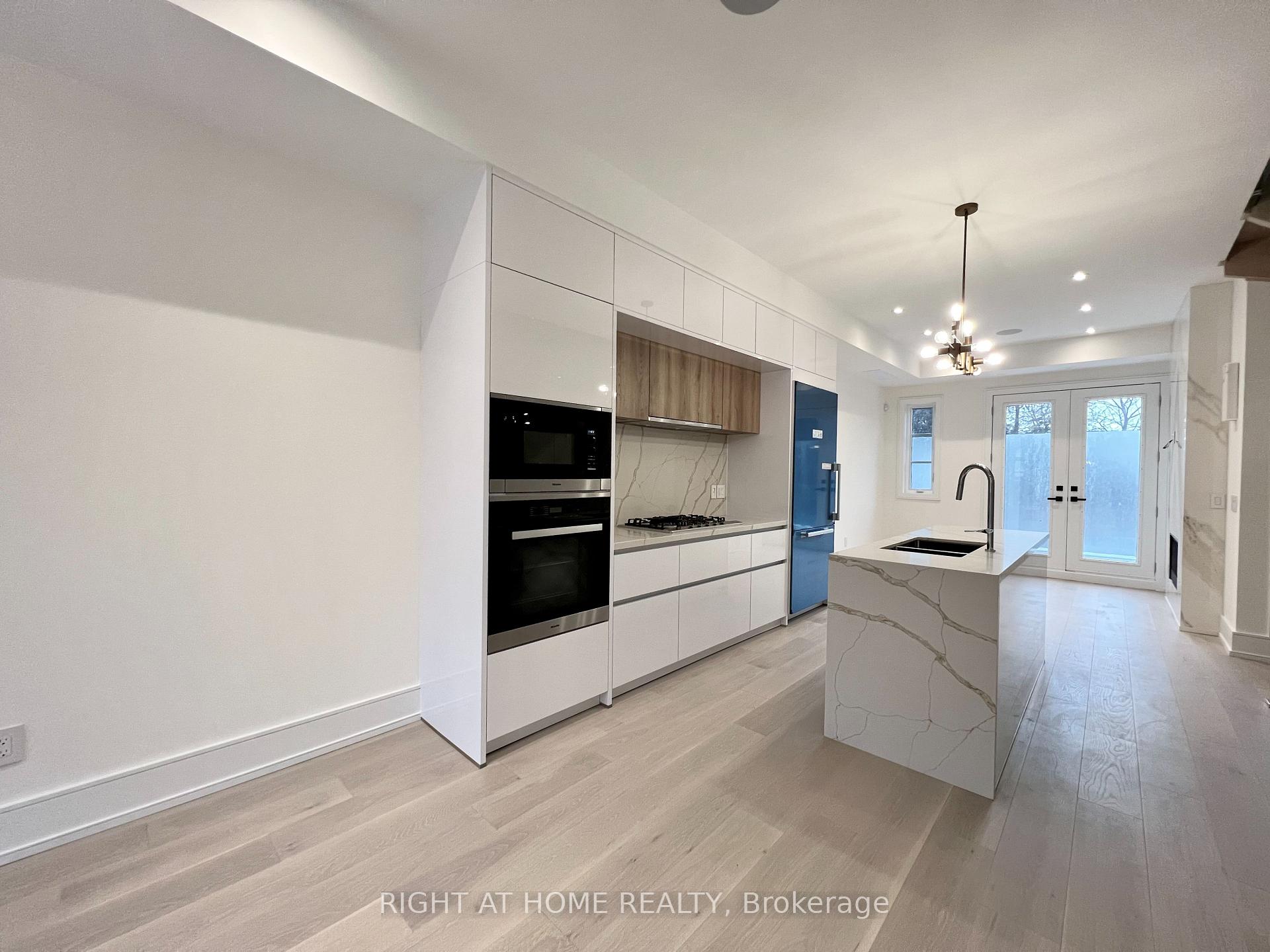 Photo 2 of 34 Hillhurst Boulevard, Toronto, Lawrence Park South — HOMEH