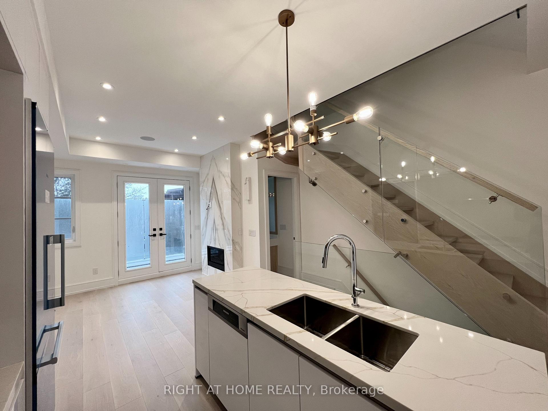 Photo 4 of 34 Hillhurst Boulevard, Toronto, Lawrence Park South — HOMEH