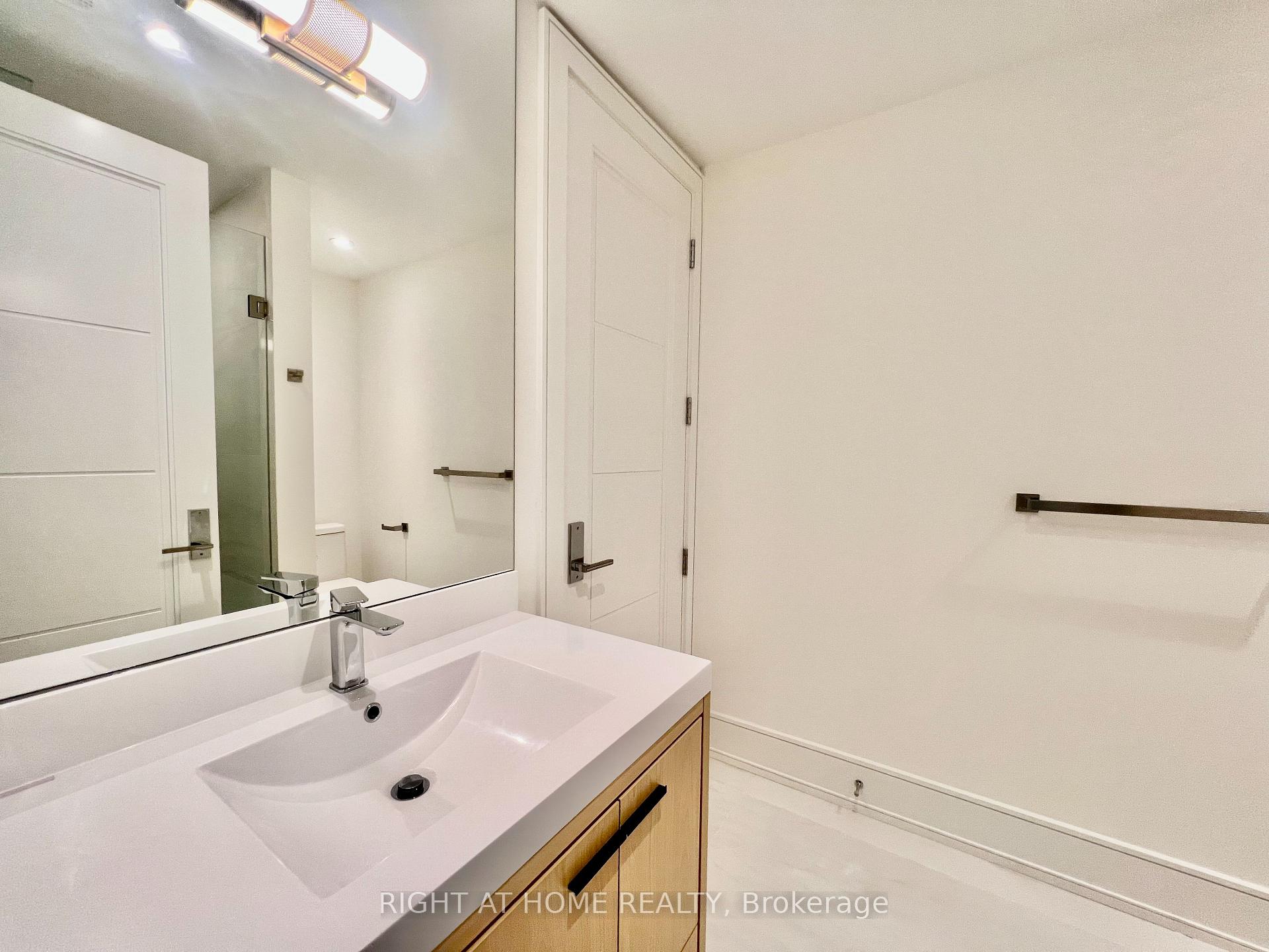 Photo 12 of 34 Hillhurst Boulevard, Toronto, Lawrence Park South — HOMEH