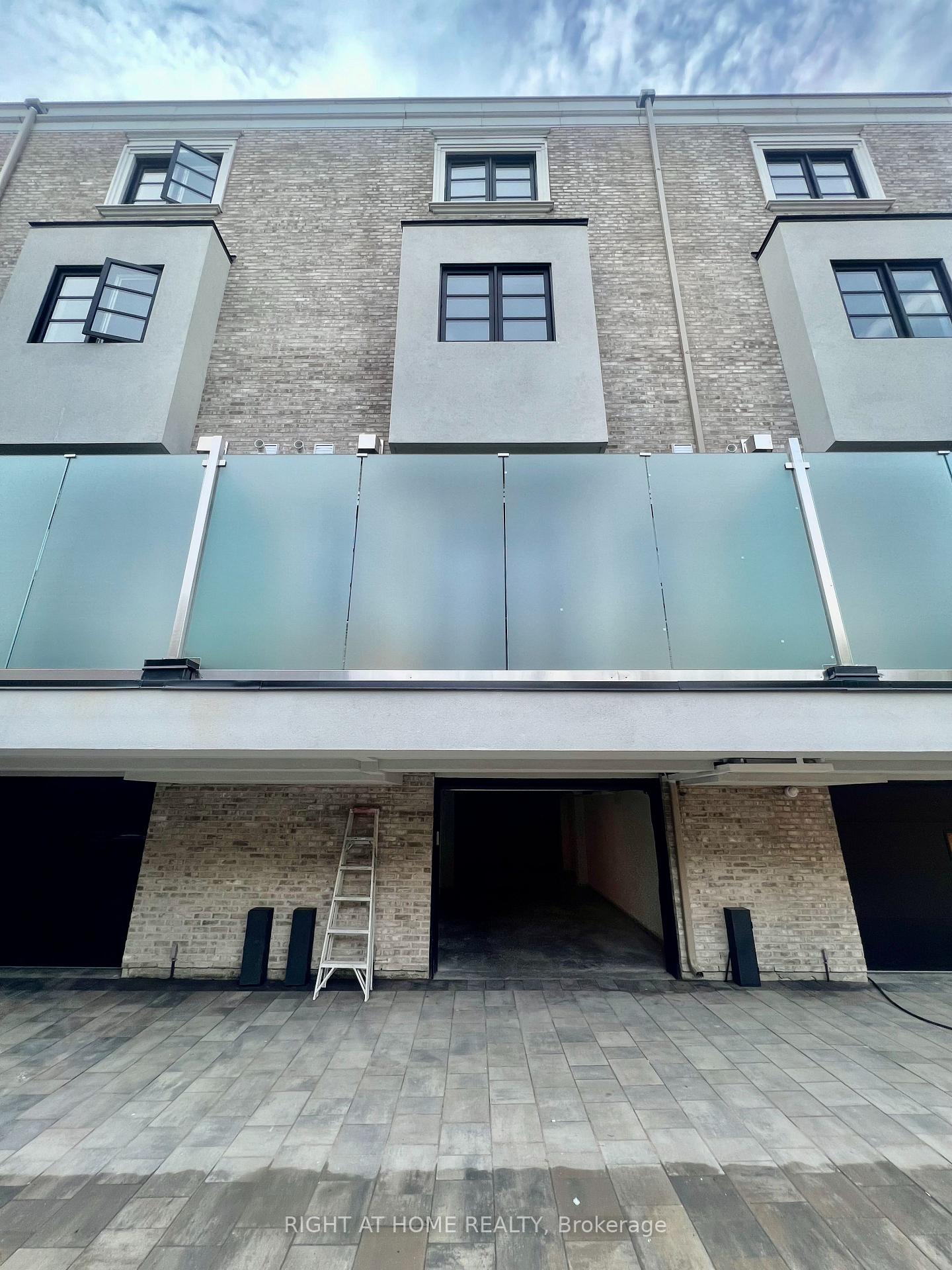 Photo 28 of 34 Hillhurst Boulevard, Toronto, Lawrence Park South — HOMEH