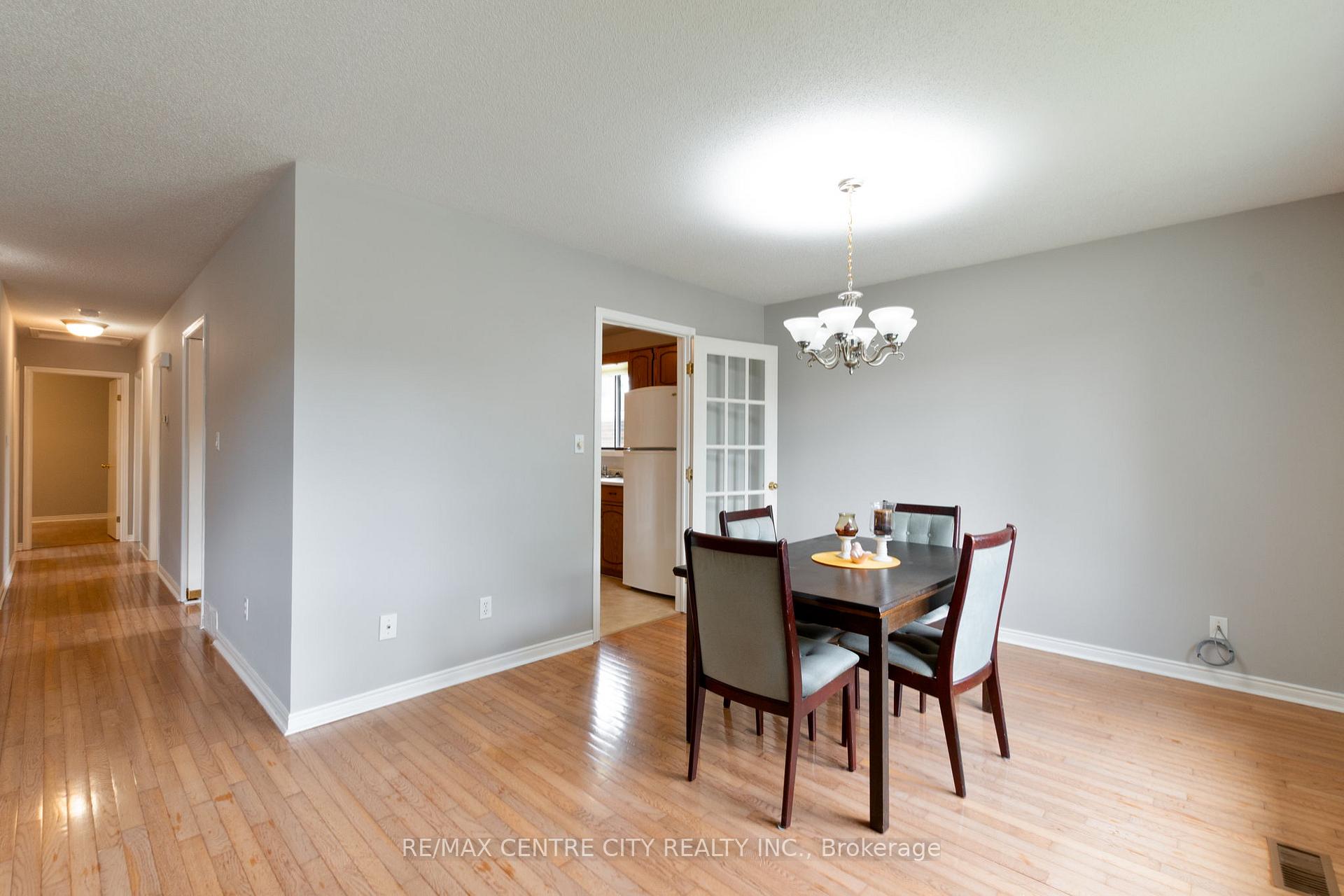 Photo 10 of 4 Arvaleigh End, Strathroy-Caradoc, NW — HOMEH