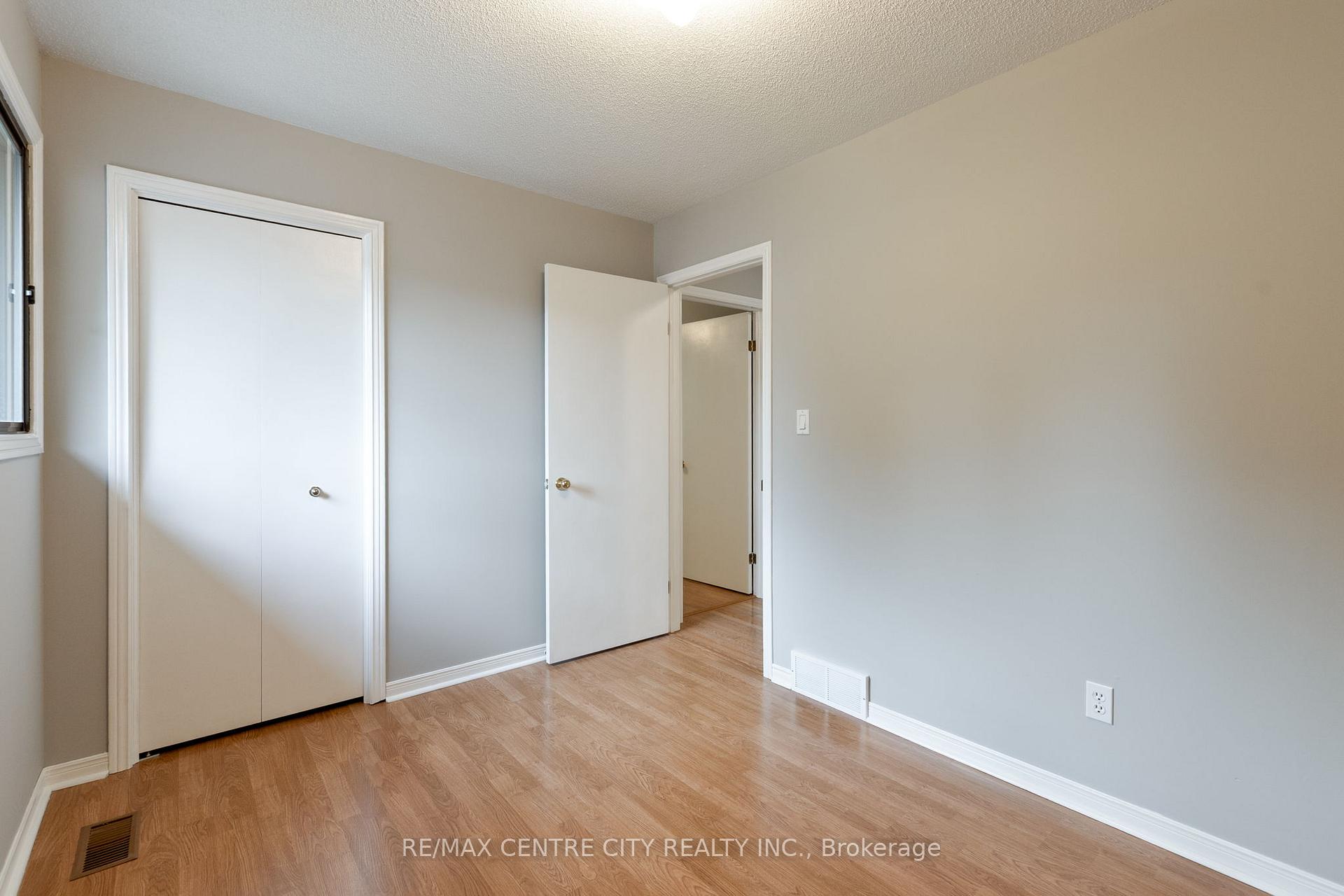 Photo 18 of 4 Arvaleigh End, Strathroy-Caradoc, NW — HOMEH