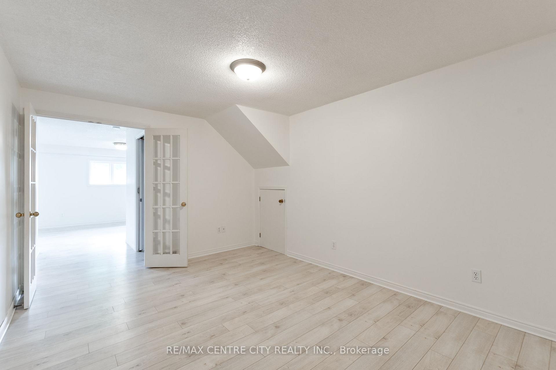 Photo 29 of 4 Arvaleigh End, Strathroy-Caradoc, NW — HOMEH