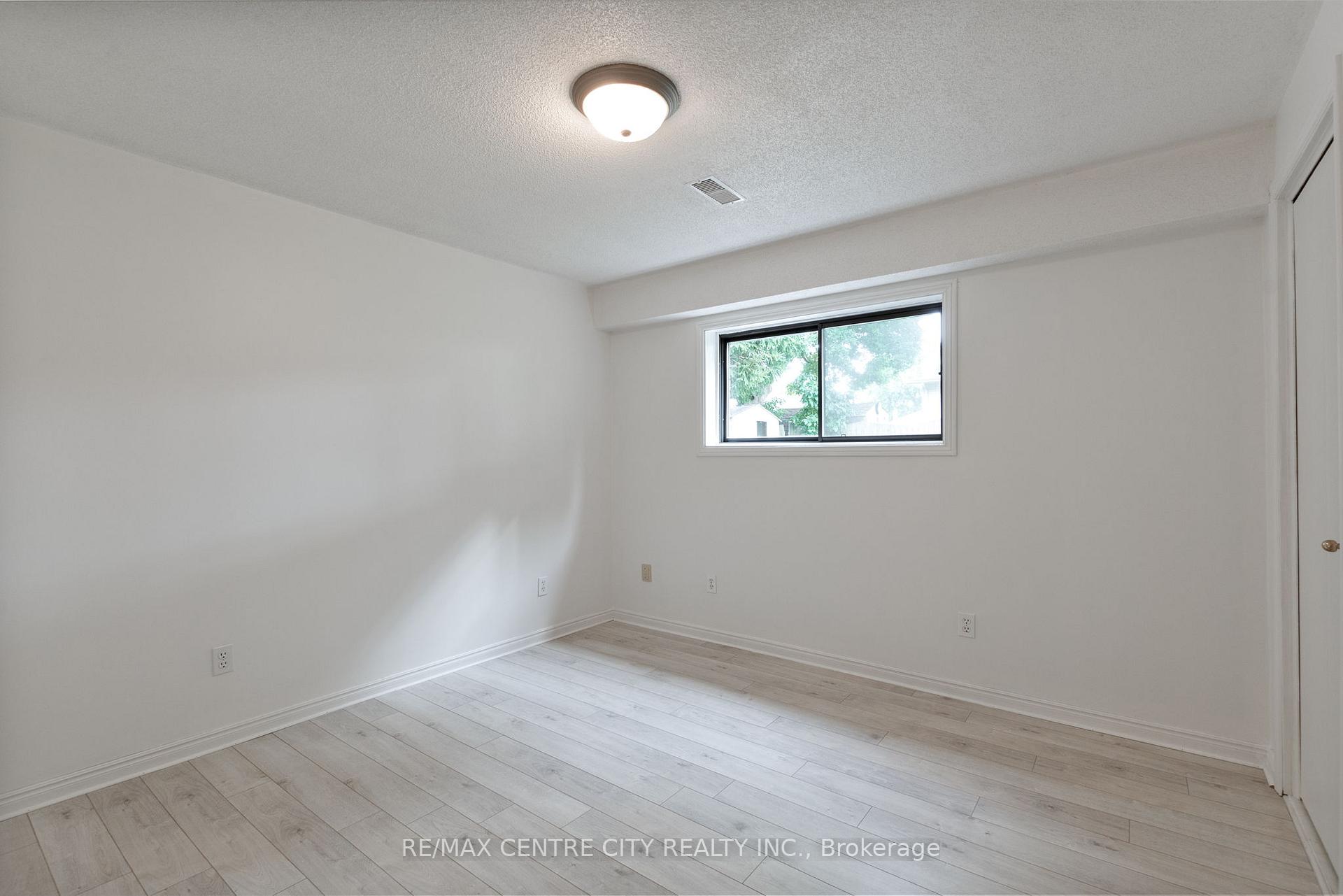 Photo 30 of 4 Arvaleigh End, Strathroy-Caradoc, NW — HOMEH
