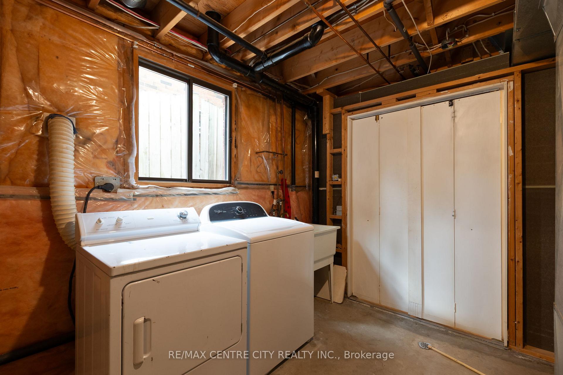 Photo 32 of 4 Arvaleigh End, Strathroy-Caradoc, NW — HOMEH