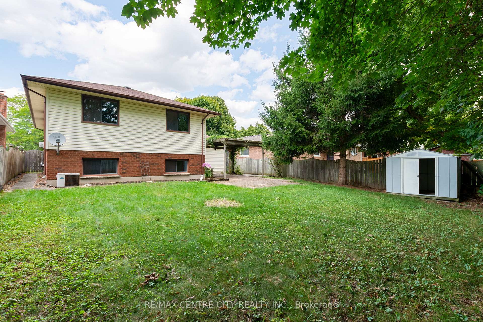 Photo 34 of 4 Arvaleigh End, Strathroy-Caradoc, NW — HOMEH