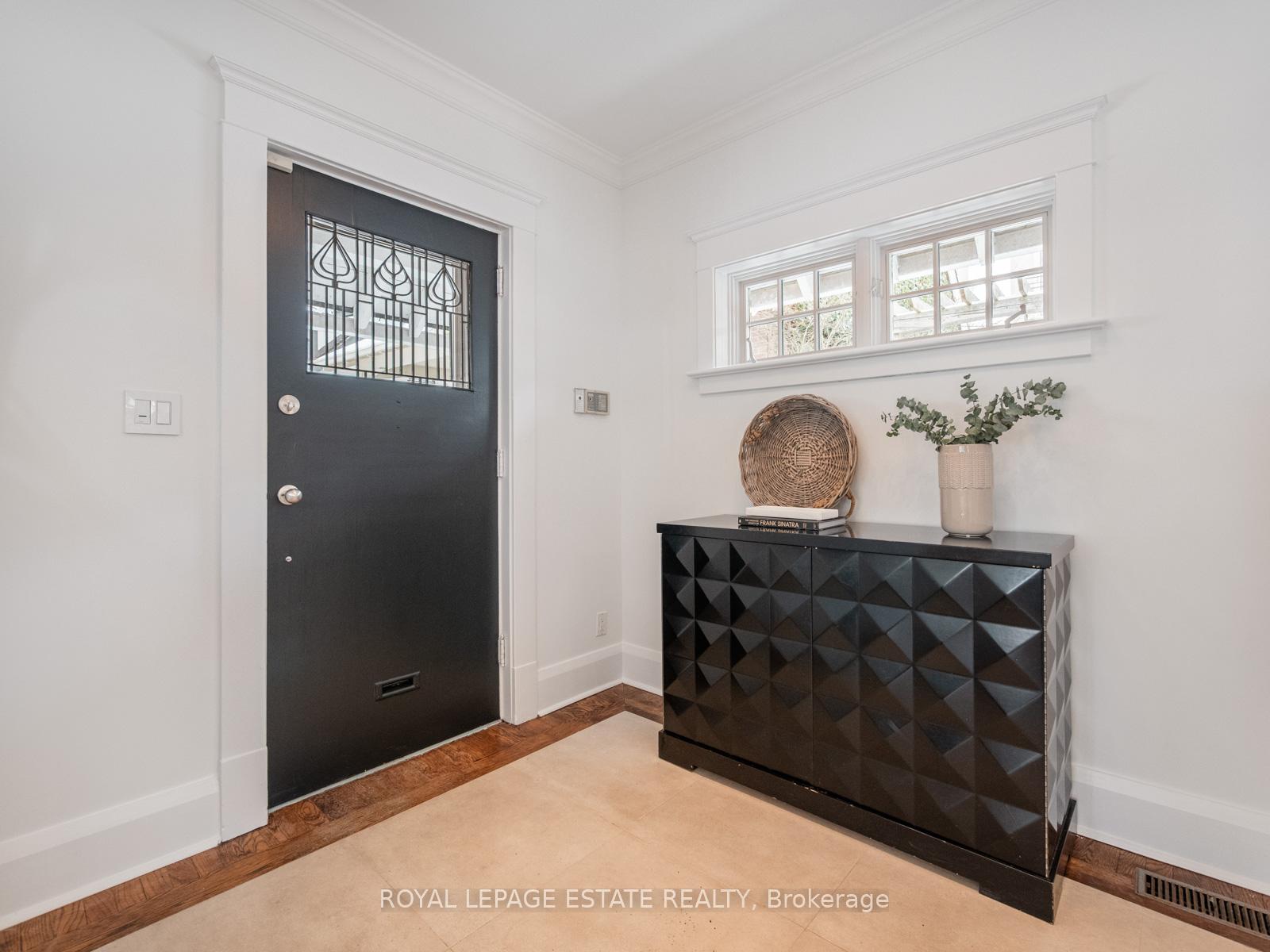 Photo 3 of 15 Silver Birch Avenue, Toronto, The Beaches — HOMEH