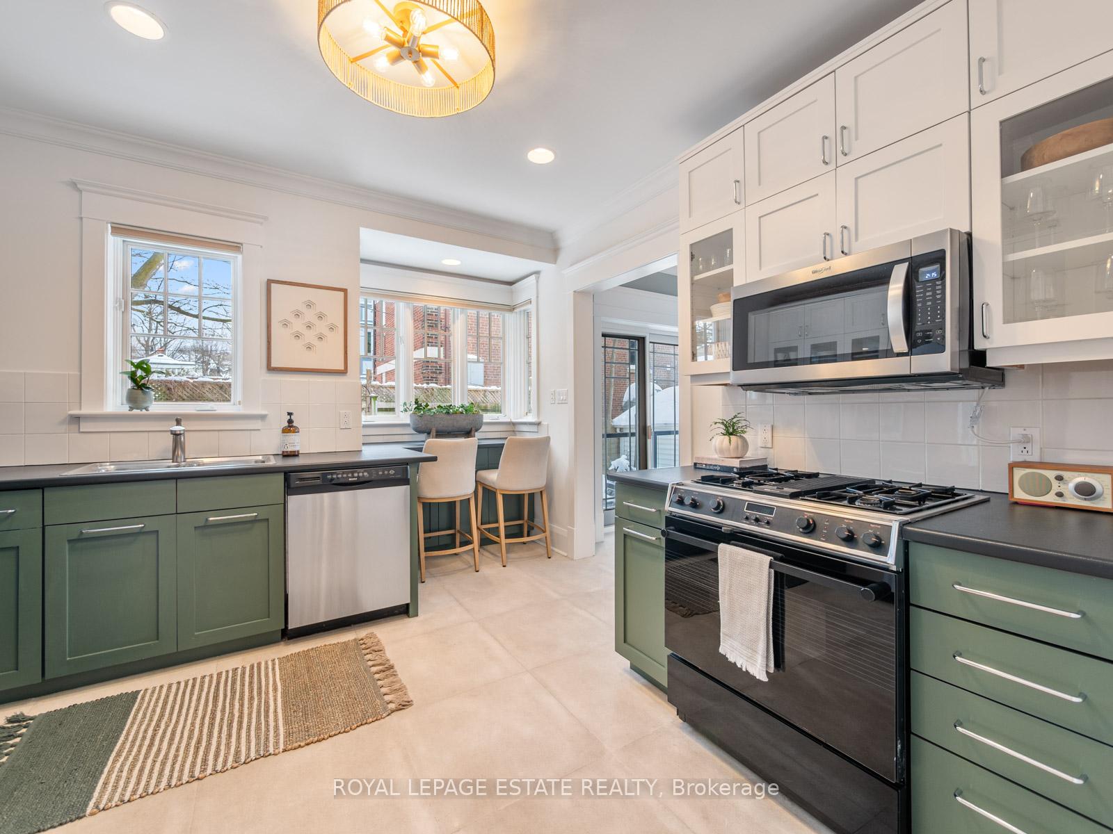 Photo 14 of 15 Silver Birch Avenue, Toronto, The Beaches — HOMEH