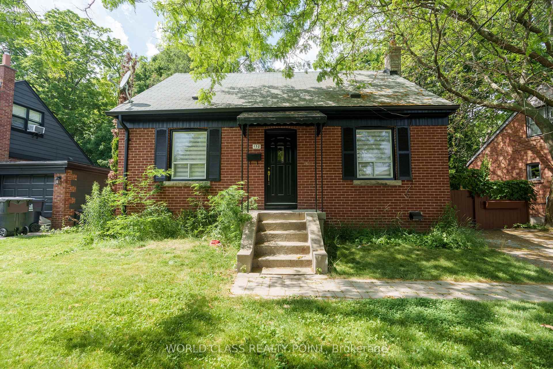 Front of 152 Ferris Road