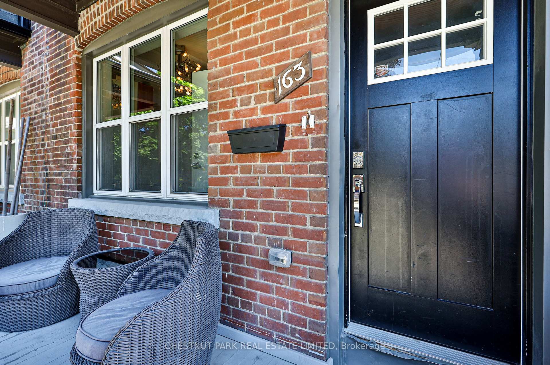 Photo 2 of Unit Upper, 163 Briar Hill Avenue, Toronto, Yonge-Eglinton — HOMEH