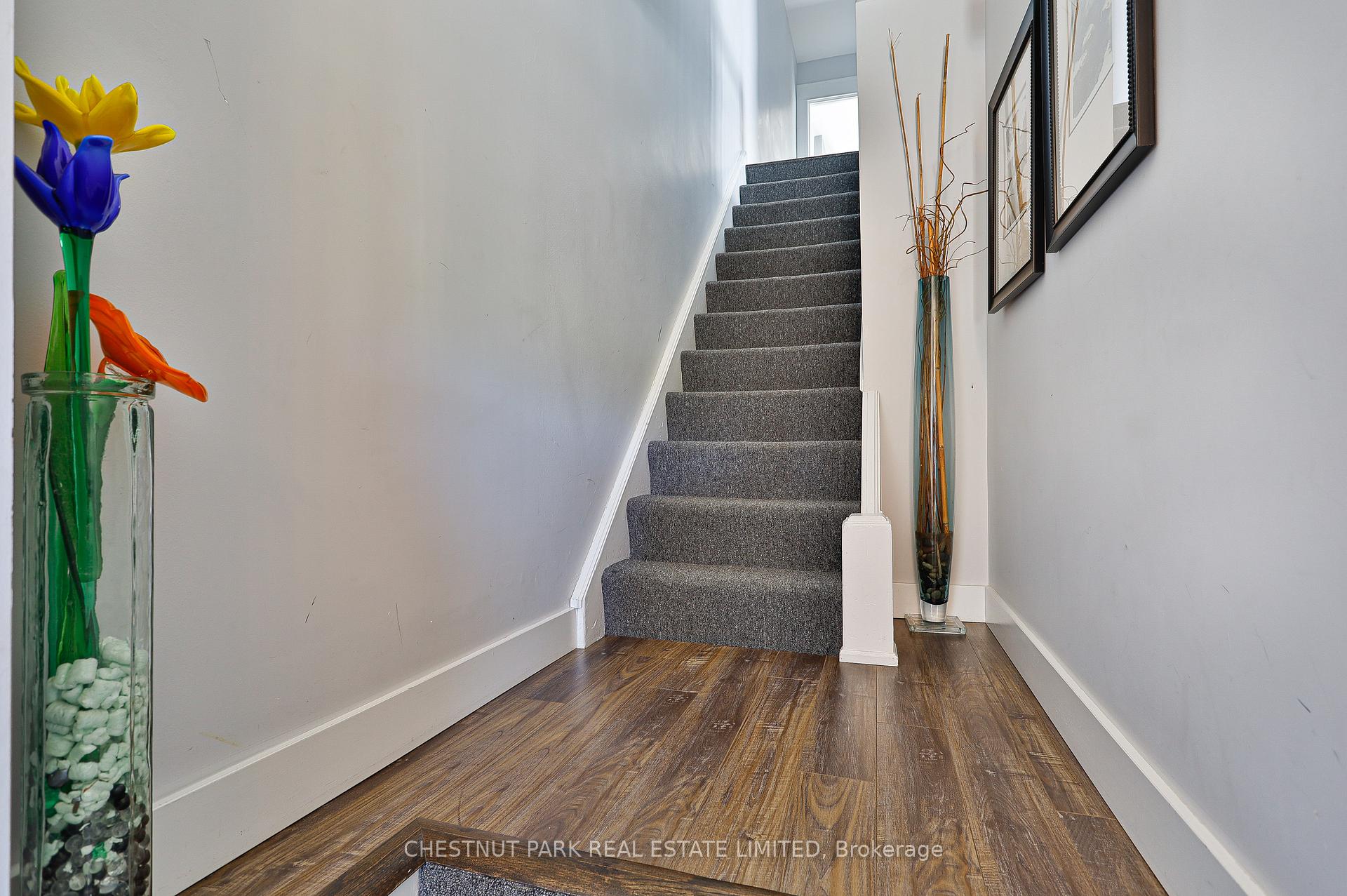 Photo 5 of Unit Upper, 163 Briar Hill Avenue, Toronto, Yonge-Eglinton — HOMEH