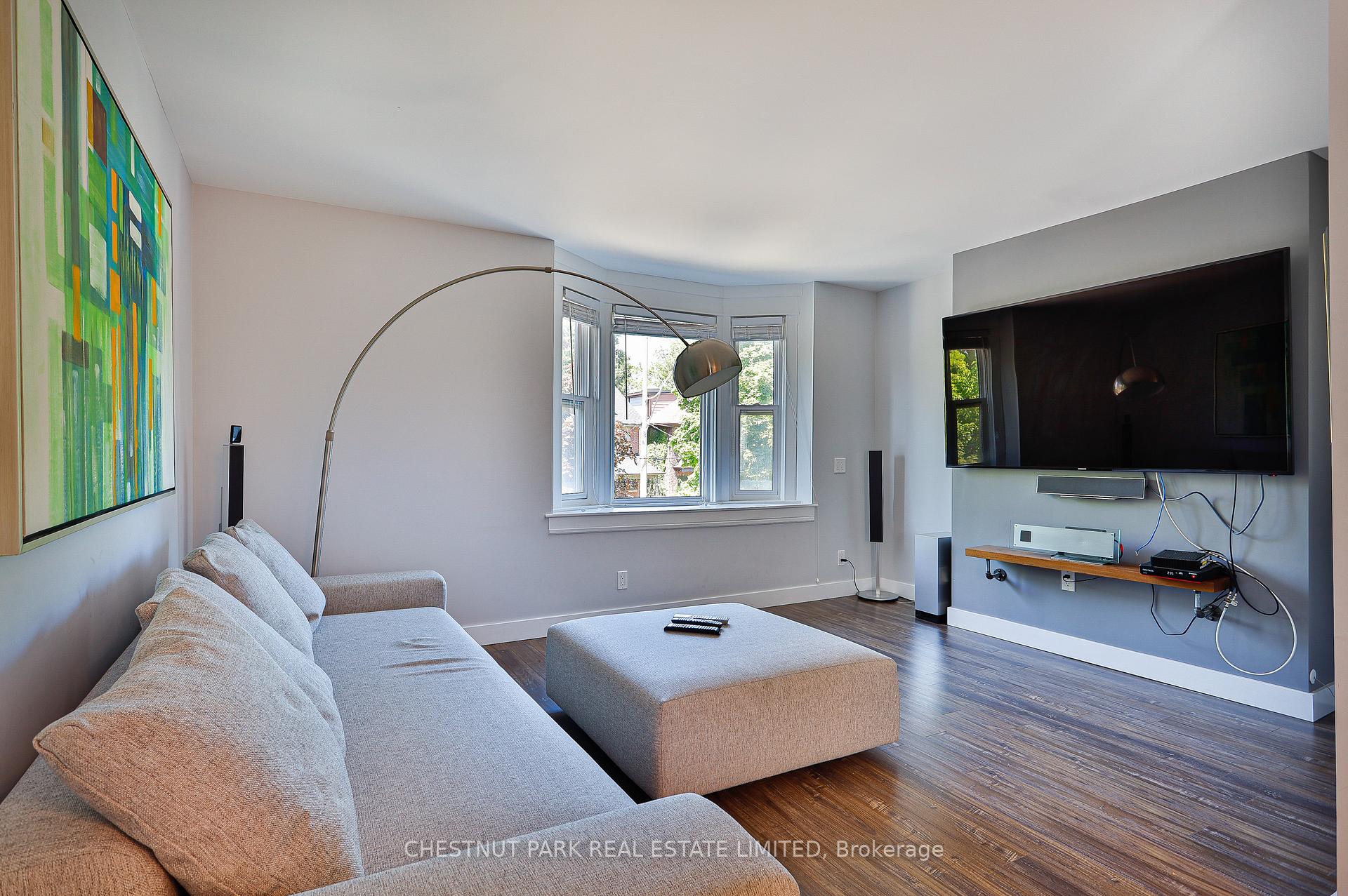 Photo 7 of Unit Upper, 163 Briar Hill Avenue, Toronto, Yonge-Eglinton — HOMEH