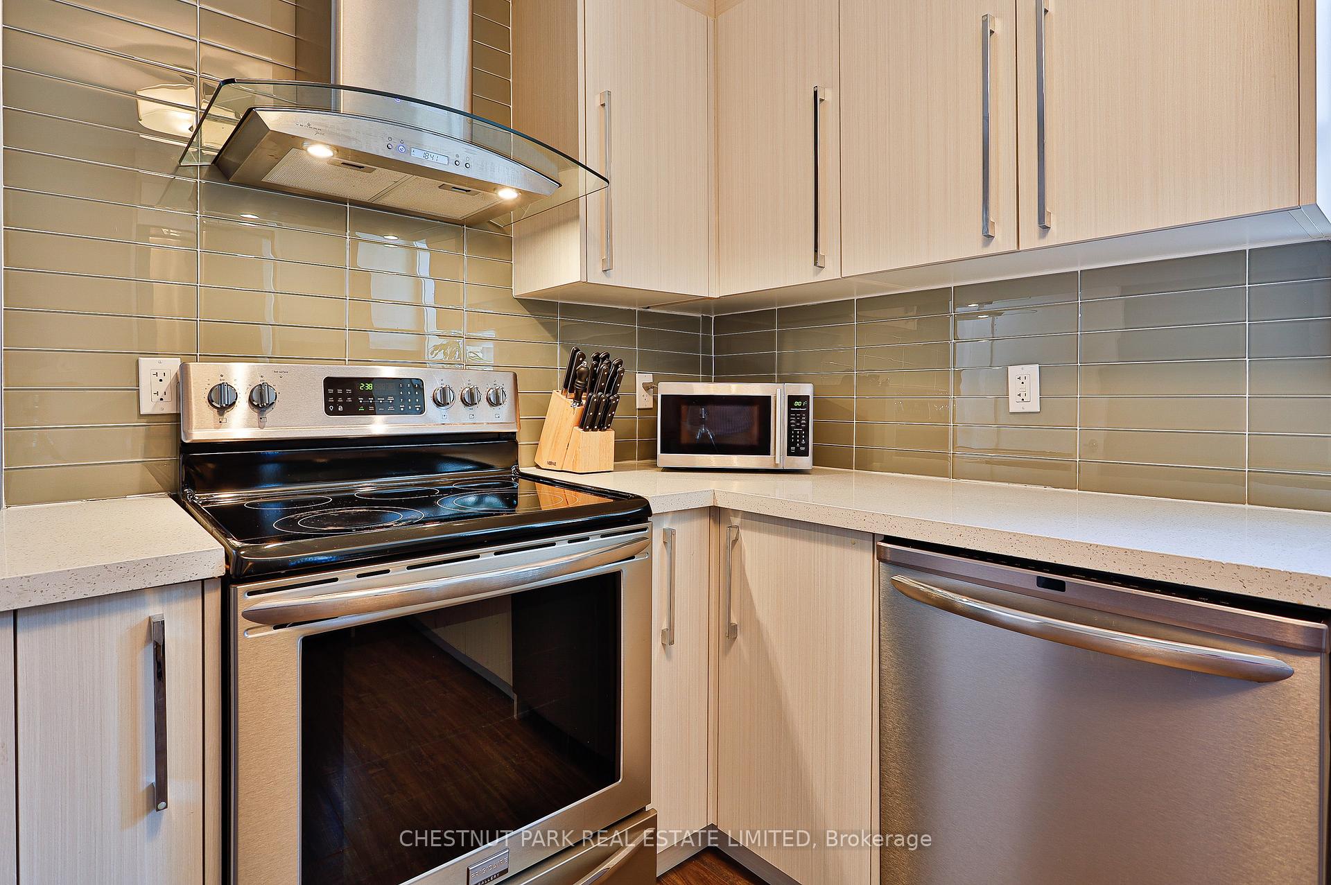 Photo 17 of Unit Upper, 163 Briar Hill Avenue, Toronto, Yonge-Eglinton — HOMEH