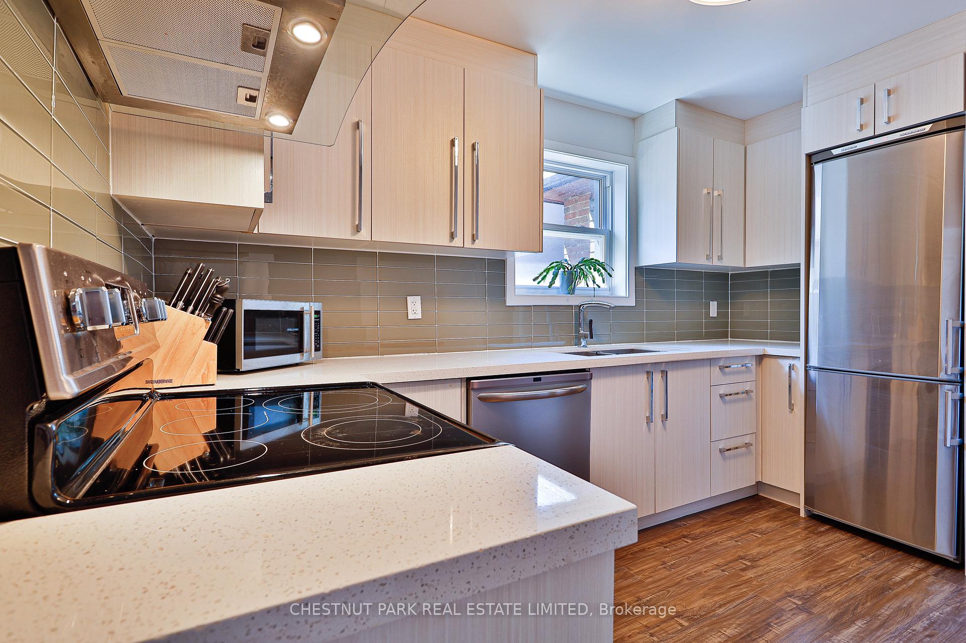Photo 18 of Unit Upper, 163 Briar Hill Avenue, Toronto, Yonge-Eglinton — HOMEH