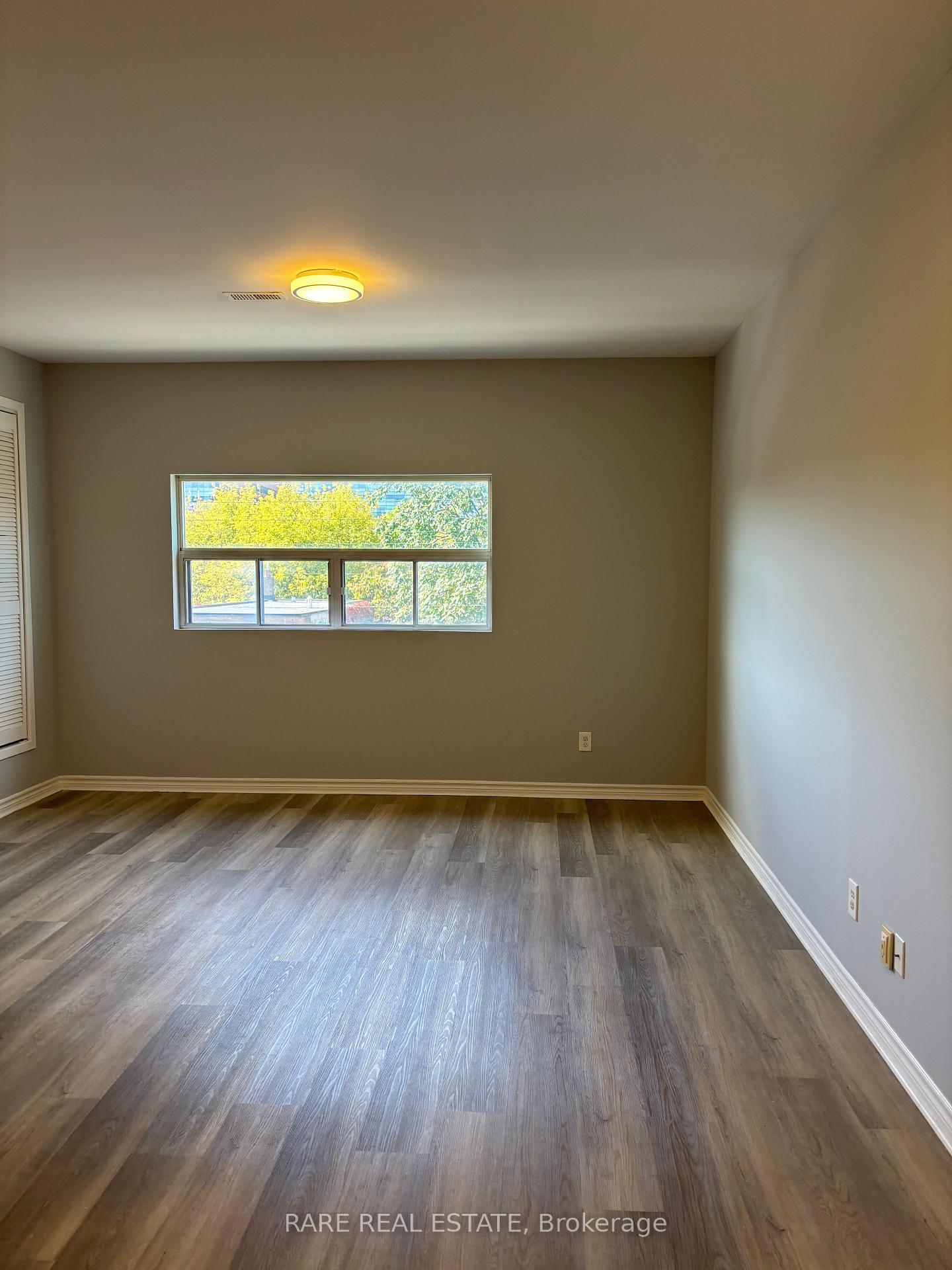 Photo 4 of Unit 301, 253 Augusta Avenue, Toronto, Kensington-Chinatown — HOMEH
