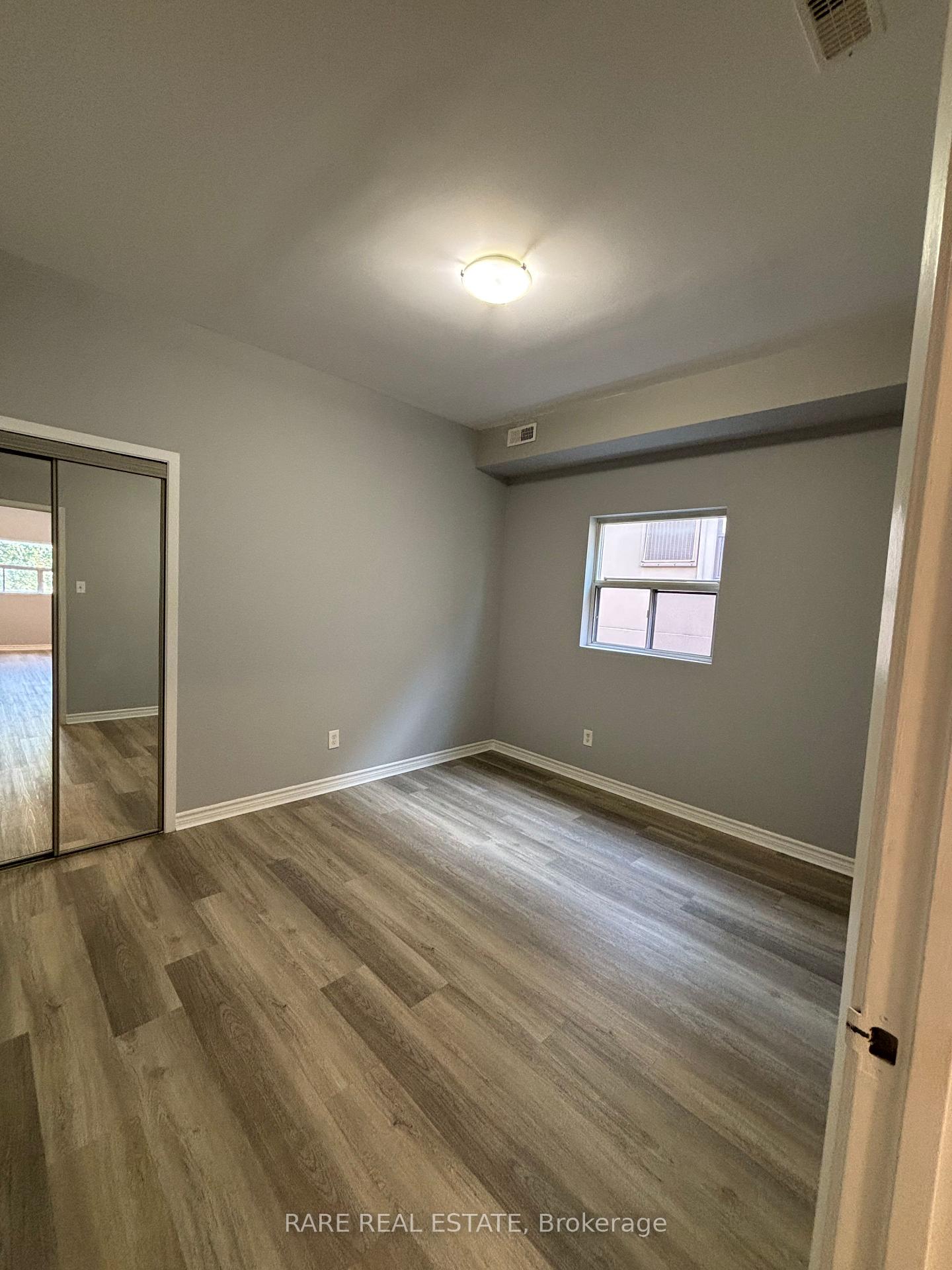 Photo 10 of Unit 301, 253 Augusta Avenue, Toronto, Kensington-Chinatown — HOMEH