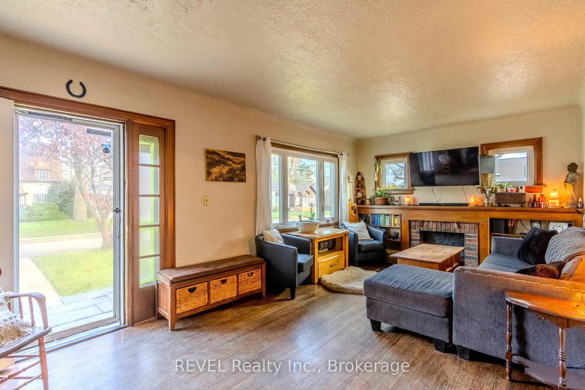 Photo 2 of 6263 Dawlish Avenue, Niagara Falls, Dorchester — HOMEH