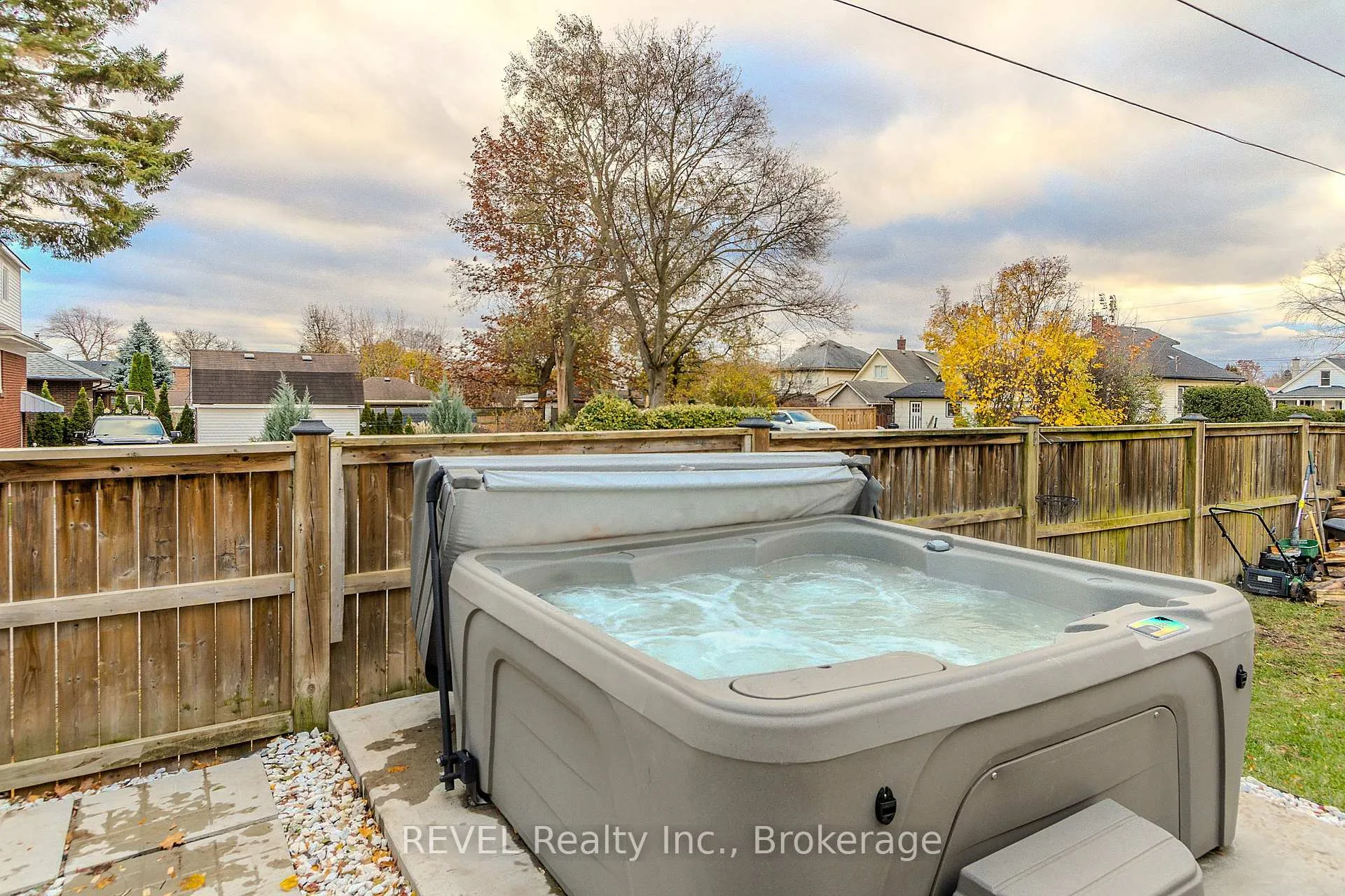Photo 26 of 6263 Dawlish Avenue, Niagara Falls, Dorchester — HOMEH