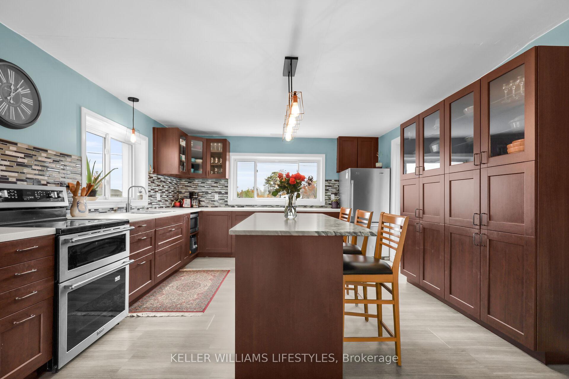 Photo 7 of 2624 Hamilton Road, Thames Centre, Rural Thames Centre — HOMEH