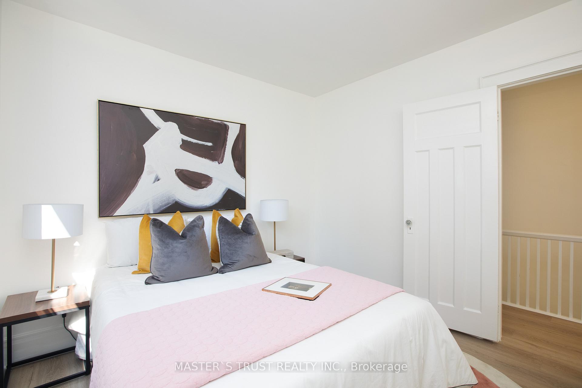 Photo 13 of 109 Edith Drive, Toronto, Yonge-Eglinton — HOMEH