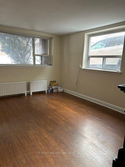 Photo 3 of Unit 1, 18 Wasdale Crescent, Toronto, Englemount-Lawrence — HOMEH
