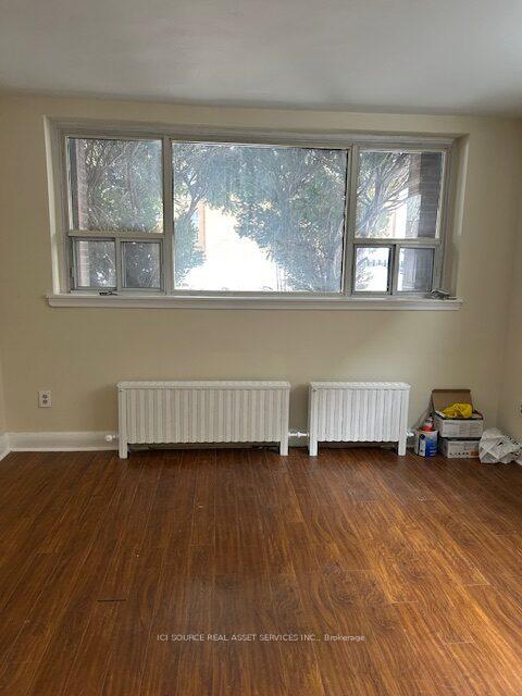 Photo 4 of Unit 1, 18 Wasdale Crescent, Toronto, Englemount-Lawrence — HOMEH