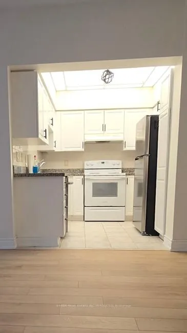 Photo 2 of Unit 110, 211 Randolph Road, Toronto, Leaside — HOMEH