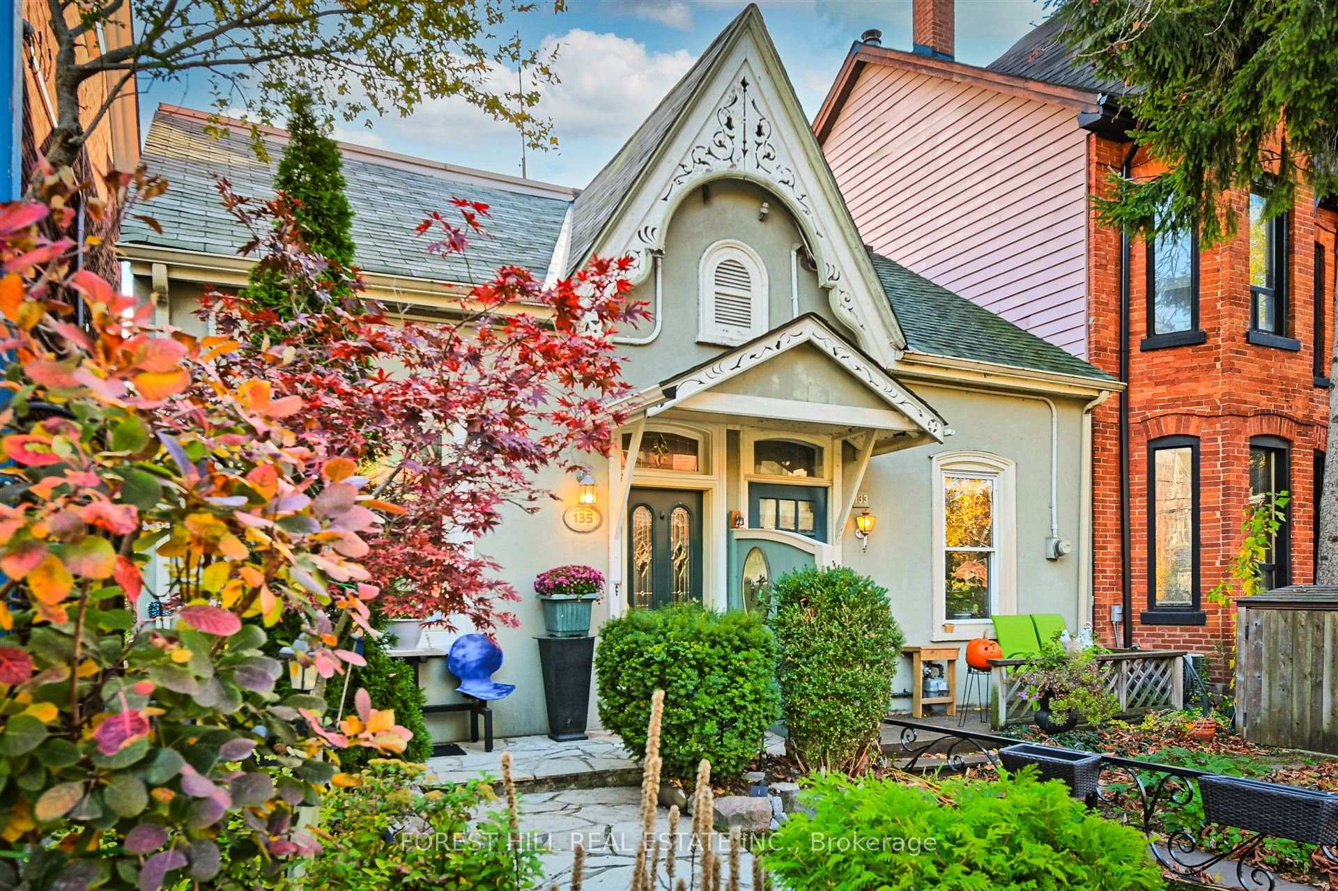 Photo 2 of 135 Major Street, Toronto, University — HOMEH