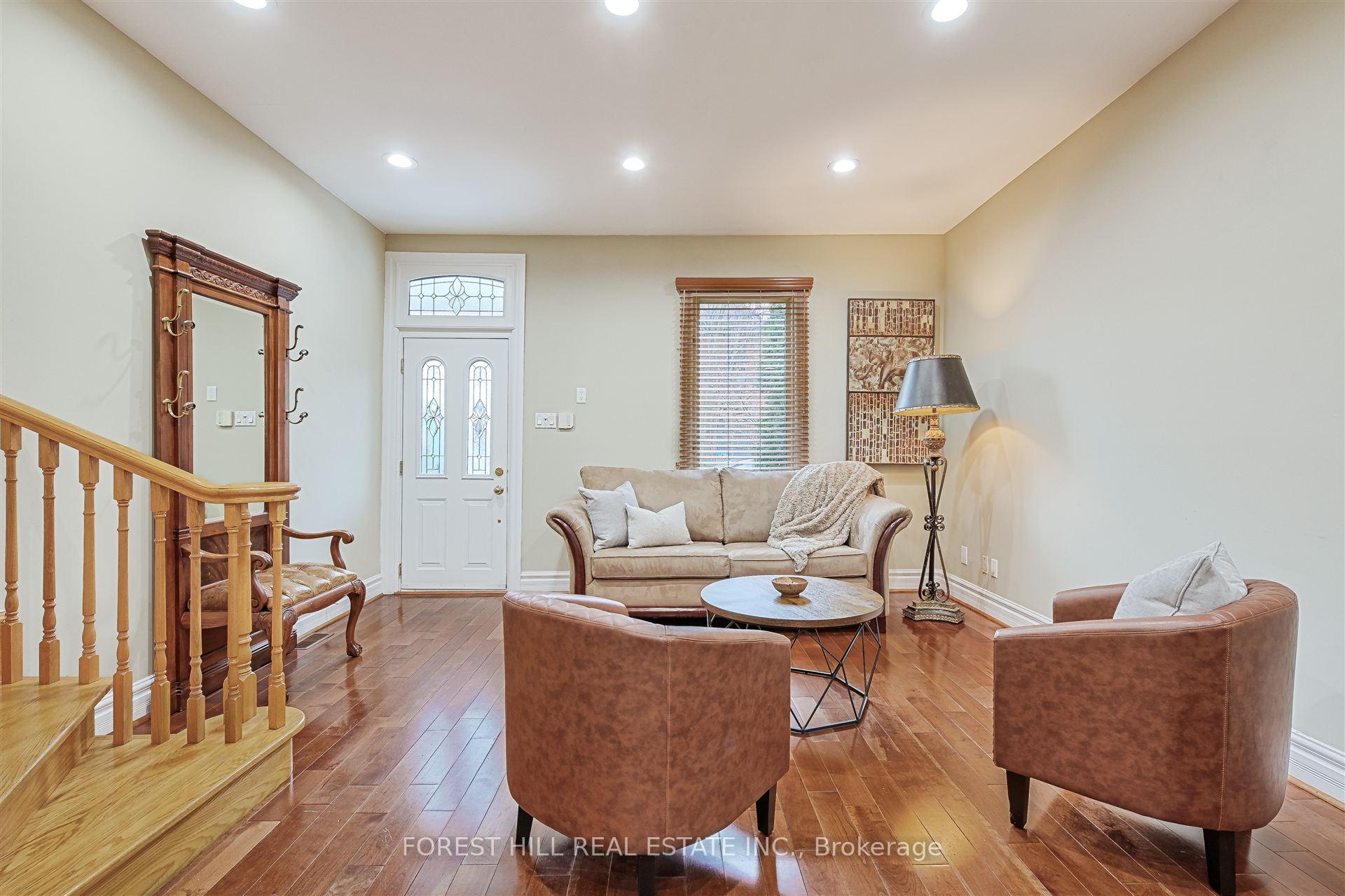 Photo 5 of 135 Major Street, Toronto, University — HOMEH