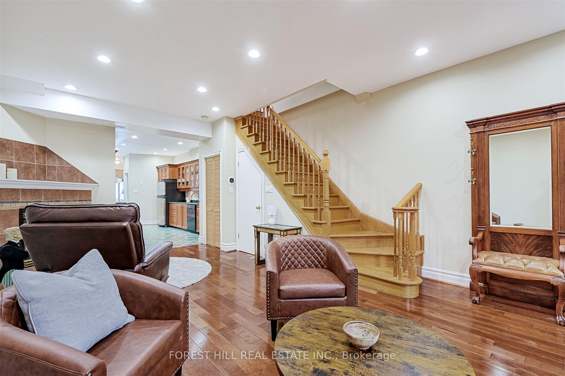 Photo 8 of 135 Major Street, Toronto, University — HOMEH