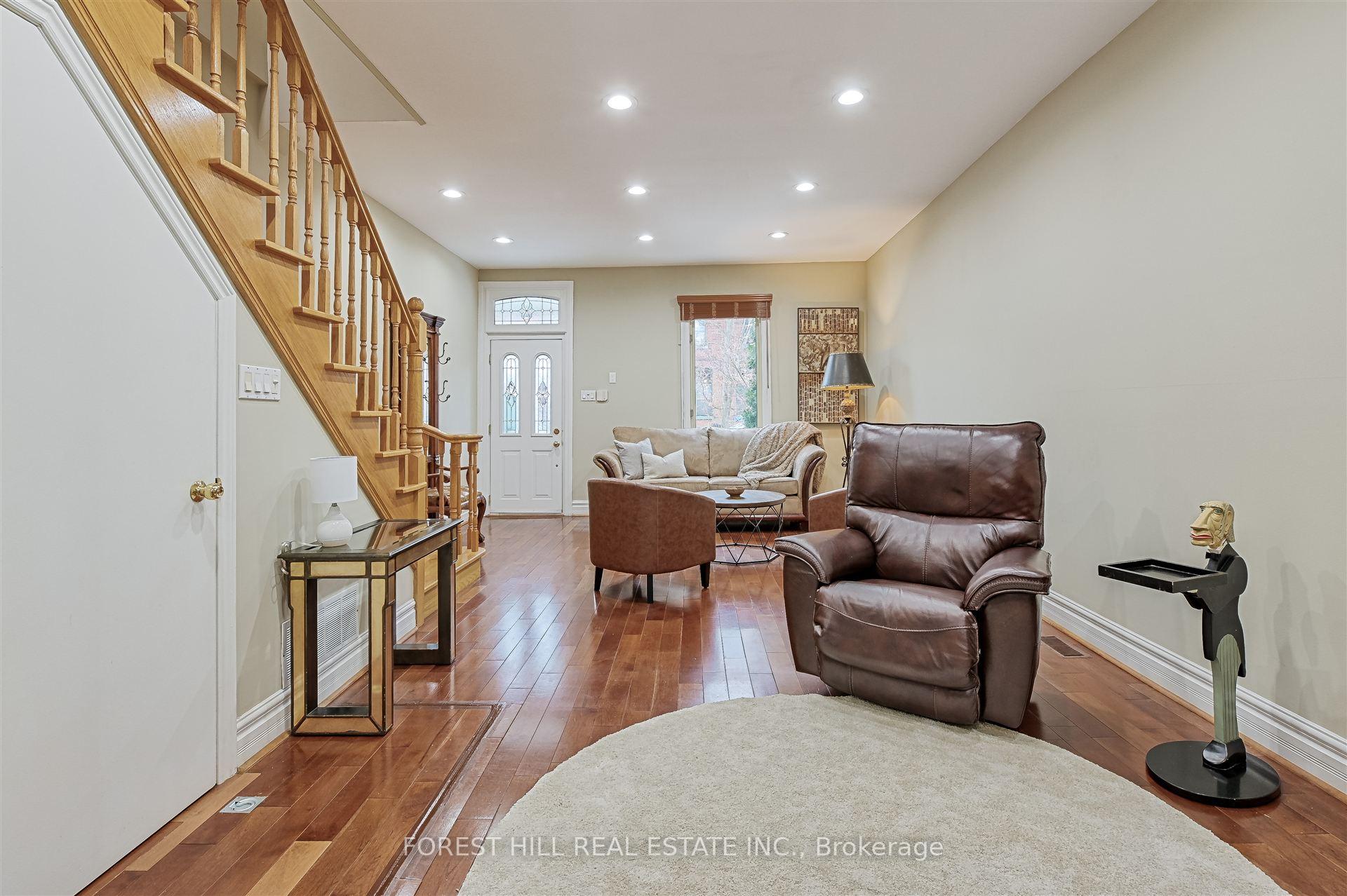 Photo 11 of 135 Major Street, Toronto, University — HOMEH