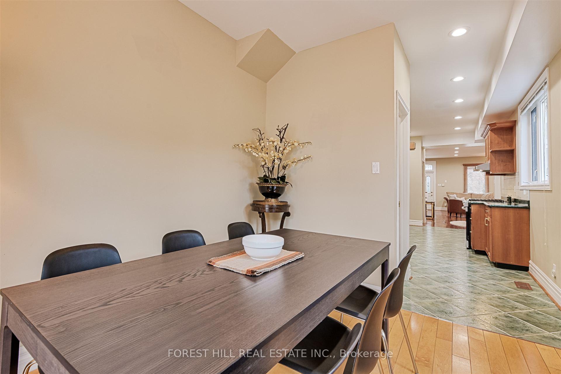 Photo 13 of 135 Major Street, Toronto, University — HOMEH