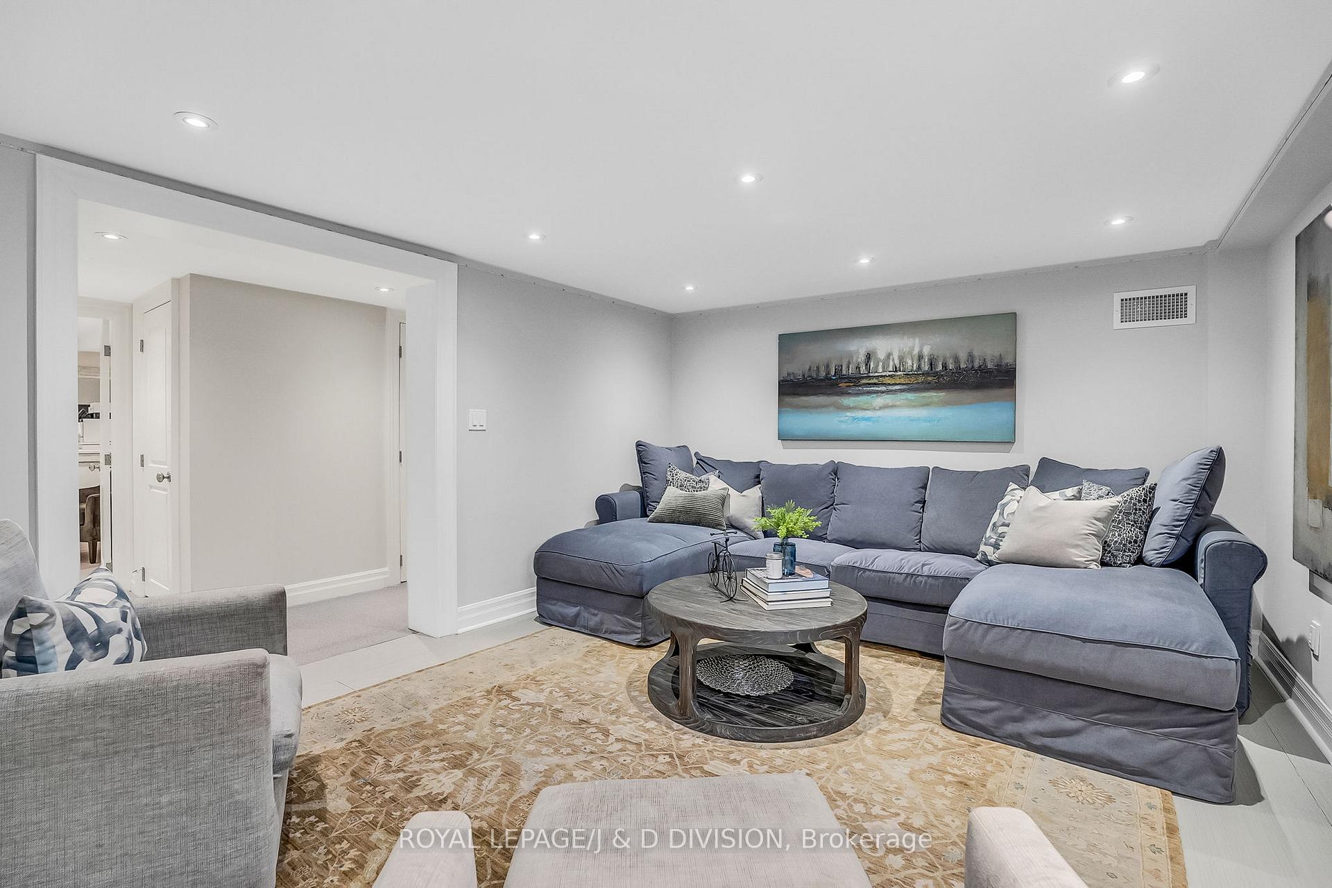 Photo 41 of 15 Hillhurst Boulevard, Toronto, Lawrence Park South — HOMEH
