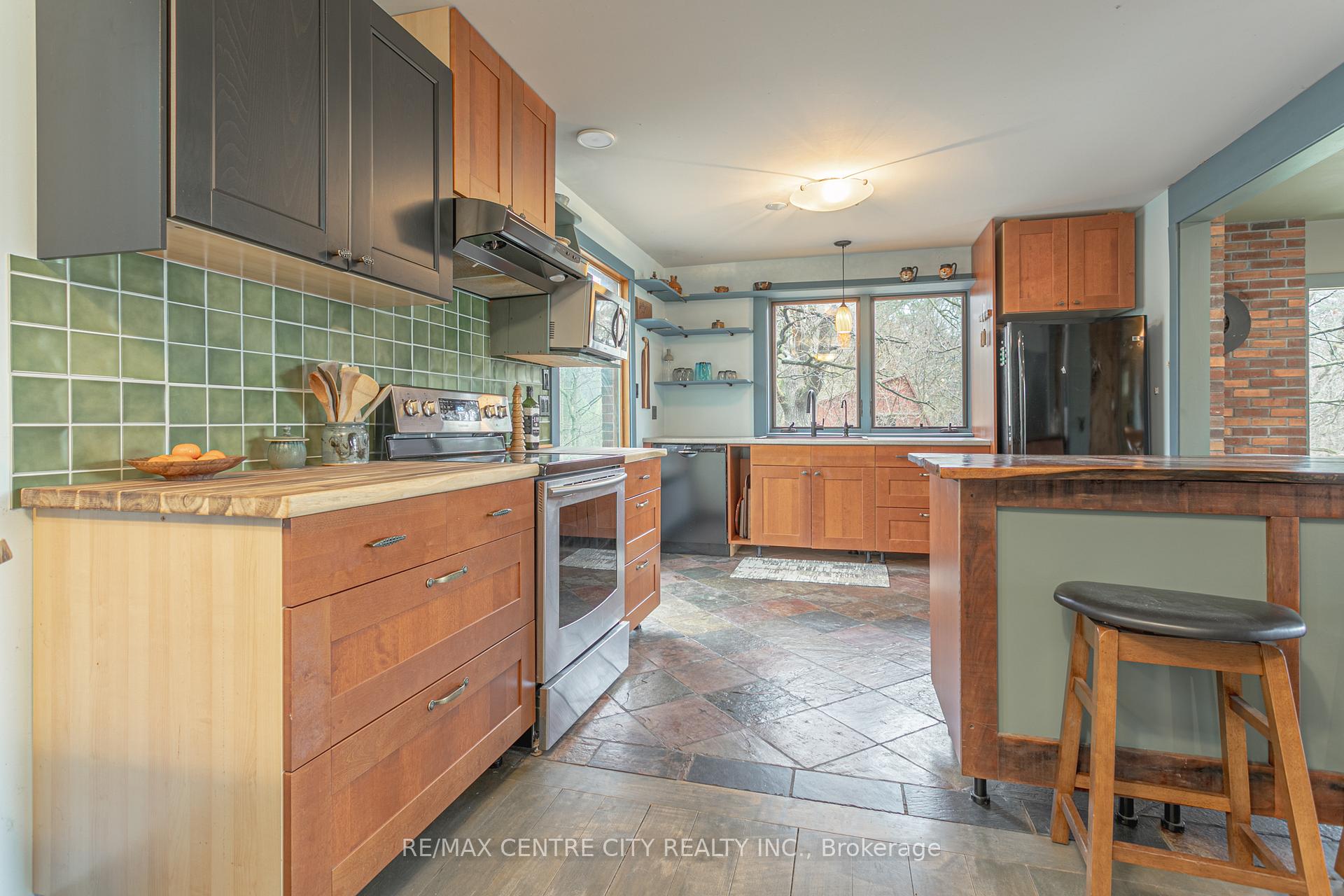 Photo 11 of 5561 Marion Street, Thames Centre, Rural Thames Centre — HOMEH