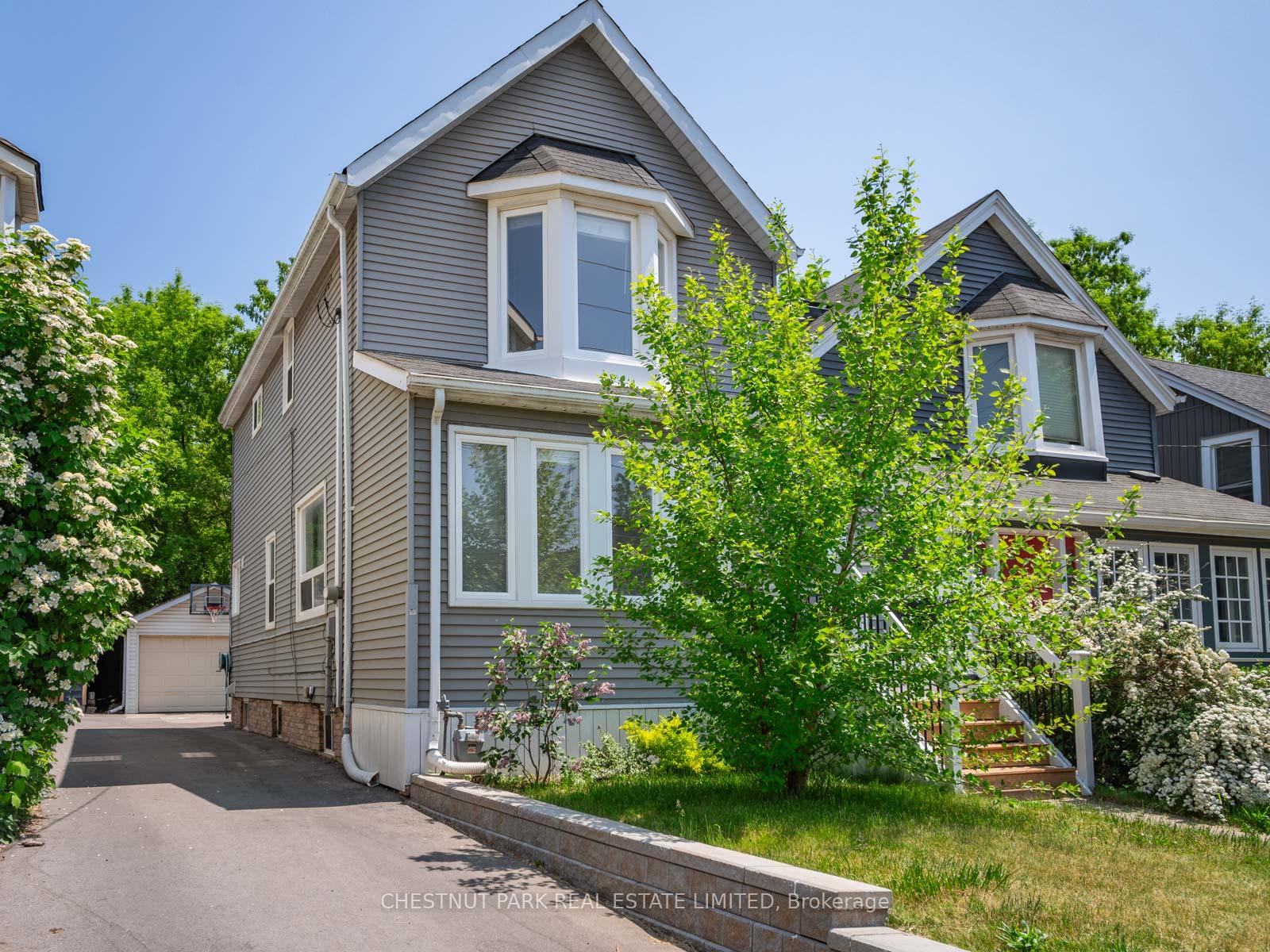 Front of 293 Woodbine Avenue