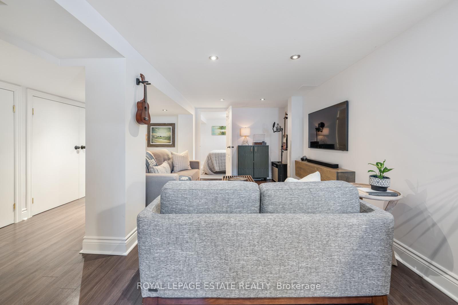Photo 23 of 135 Bingham Avenue, Toronto, The Beaches — HOMEH