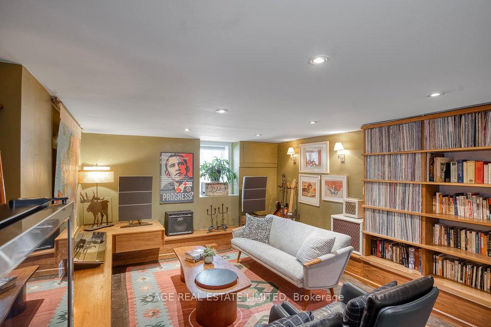 Photo 32 of 76 Mitchell Avenue, Toronto, Niagara — HOMEH