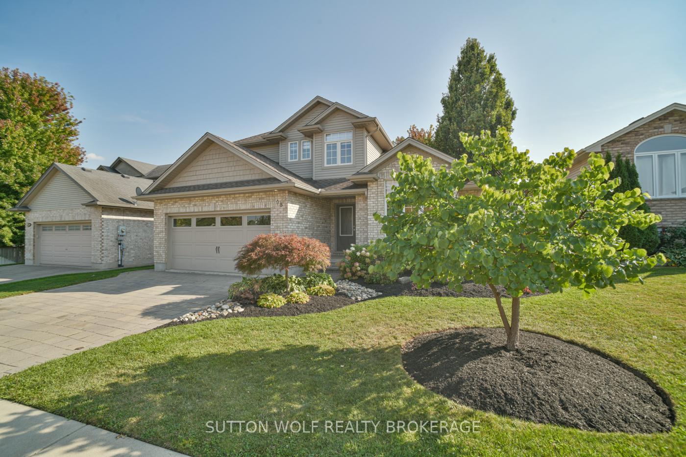Photo 2 of 98 Steven Street, Strathroy-Caradoc, NE — HOMEH