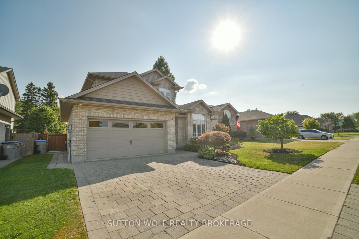 Photo 3 of 98 Steven Street, Strathroy-Caradoc, NE — HOMEH