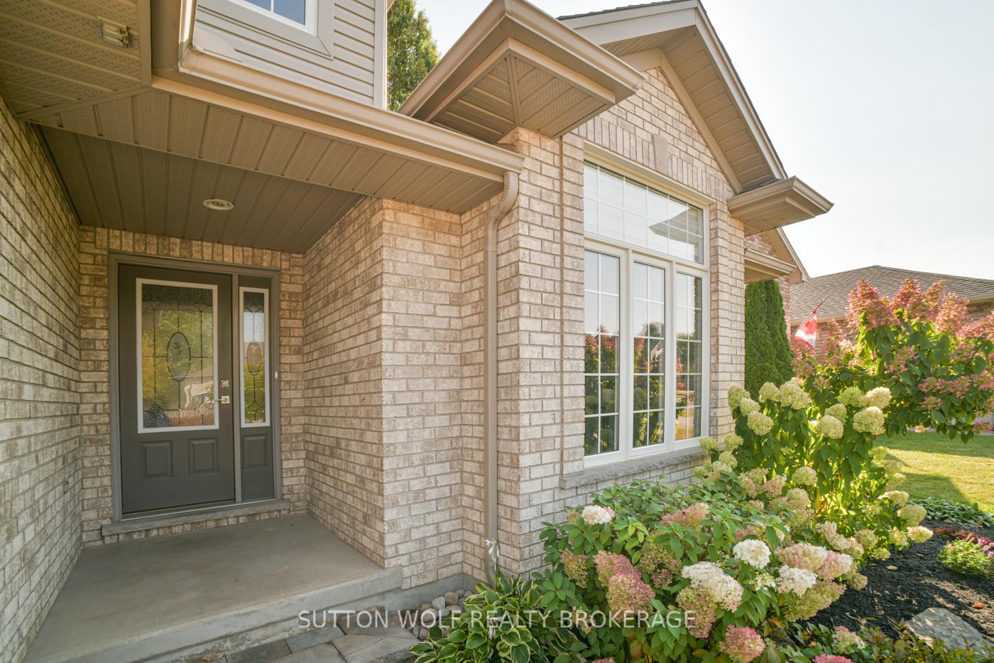 Photo 5 of 98 Steven Street, Strathroy-Caradoc, NE — HOMEH