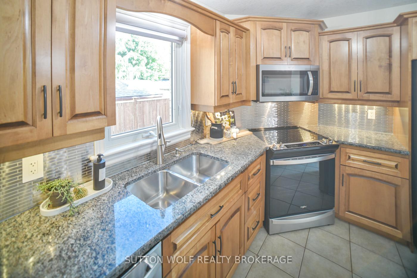 Photo 24 of 98 Steven Street, Strathroy-Caradoc, NE — HOMEH