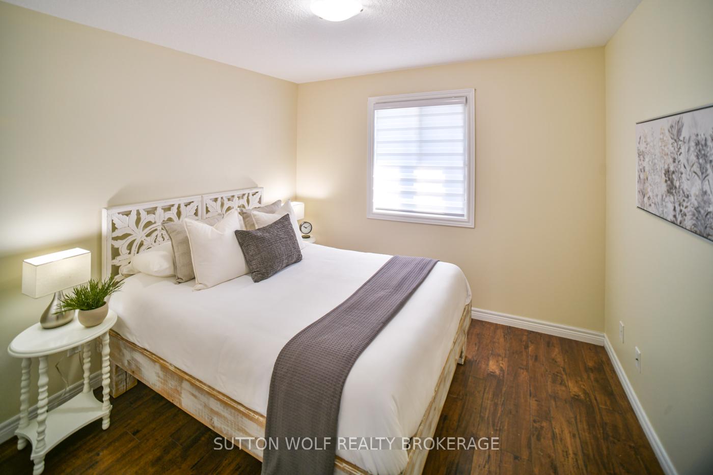Photo 40 of 98 Steven Street, Strathroy-Caradoc, NE — HOMEH