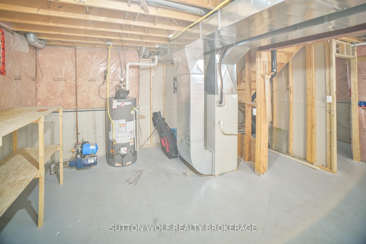 Photo 44 of 98 Steven Street, Strathroy-Caradoc, NE — HOMEH